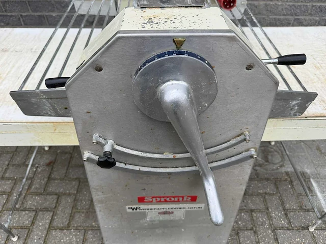 Spronk - werner & pfleiderer-haton - uitrolmachine - afbeelding 4 van  5