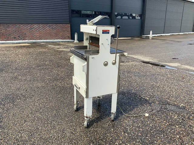 Spronk en zn broodsnijmachine met nieuwe messen - afbeelding 1 van  8