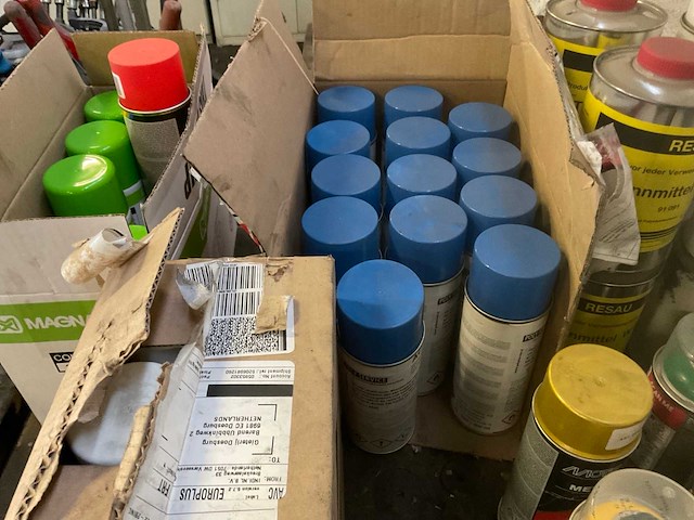 Spuitbussen verf en epoxyhars - afbeelding 3 van  8