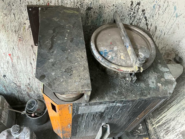 Spuiterij destileer-apparaat - afbeelding 2 van  2