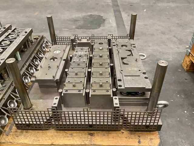 Spuitgietmatrijs (4x) - afbeelding 2 van  10