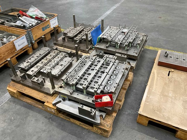 Spuitgietmatrijs (4x) - afbeelding 3 van  10