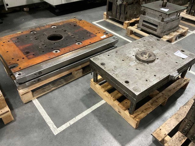 Spuitgietmatrijs delen - afbeelding 1 van  6