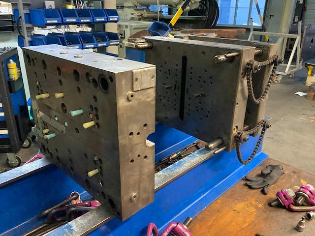 Spuitgietmatrijs huis - afbeelding 4 van  6