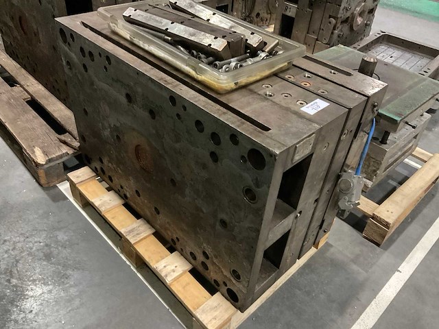 Spuitgietmatrijs huis - afbeelding 4 van  5