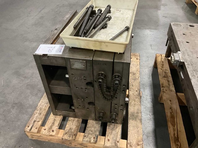 Spuitgietmatrijs huis - afbeelding 3 van  4