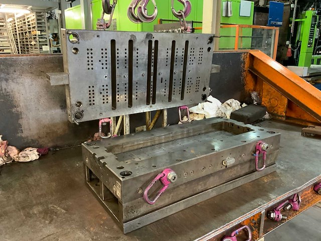 Spuitgietmatrijs - afbeelding 1 van  3