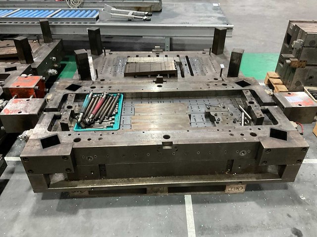 Spuitgietmatrijs - afbeelding 1 van  4