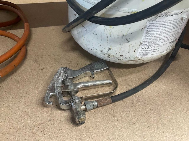 Spuitpistool - afbeelding 2 van  2