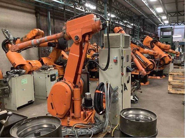 Spuitrobot - afbeelding 1 van  10