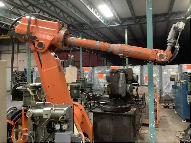 Spuitrobot - afbeelding 6 van  10