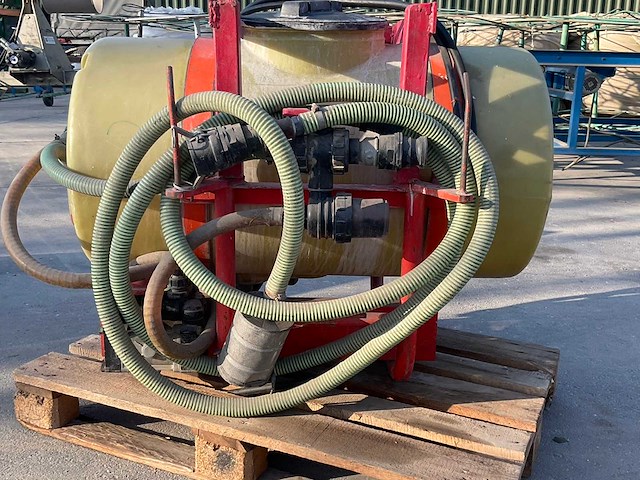 Spuittank - afbeelding 4 van  4