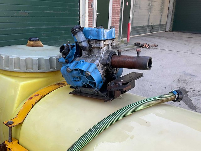 Spuittank - afbeelding 4 van  5