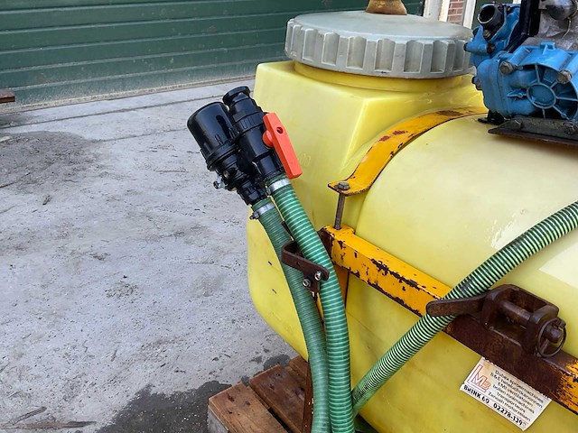 Spuittank - afbeelding 5 van  5