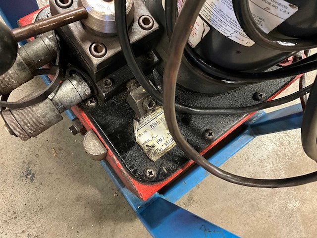 Spx powerteam pe464-50-220 hydraulisch aggregaat - afbeelding 6 van  6