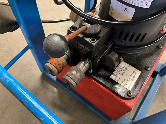 Spx powerteam pe464-50-220 hydraulisch aggregaat - afbeelding 5 van  6