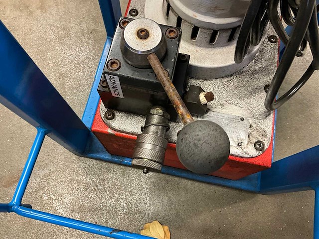 Spx powerteam pe553-50-220 hydraulisch aggregaat - afbeelding 5 van  6
