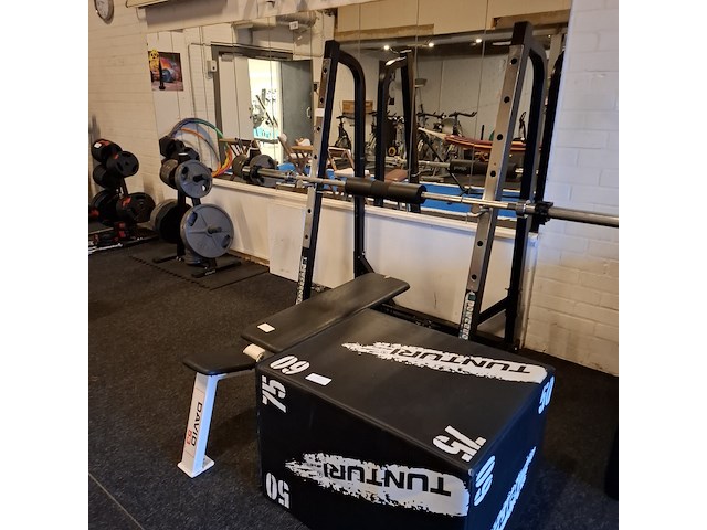 Squatrek met halterrek en fitnessbank o.a. powerhouse - afbeelding 1 van  15