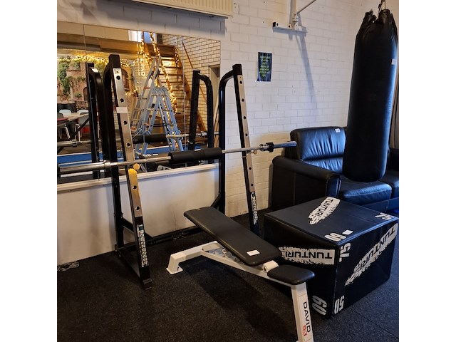 Squatrek met halterrek en fitnessbank o.a. powerhouse - afbeelding 8 van  15