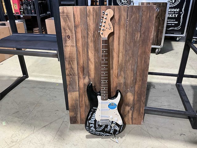 Squier jack daniels stratocaster gitaar elektrisch - afbeelding 1 van  6