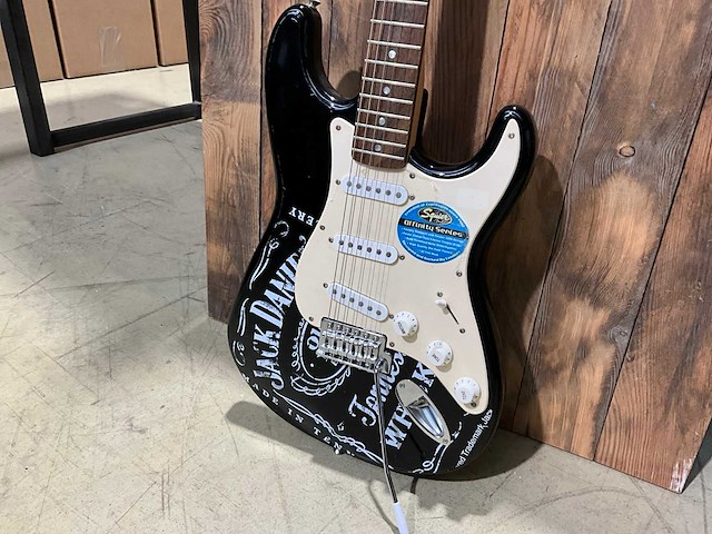 Squier jack daniels stratocaster gitaar elektrisch - afbeelding 2 van  6