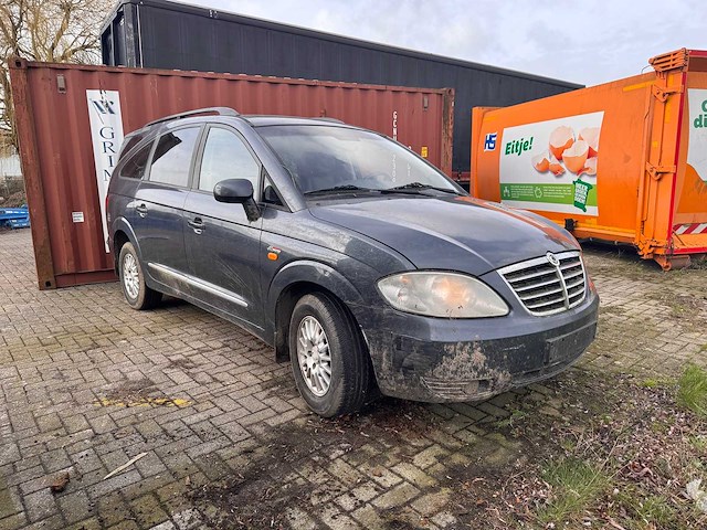 Ssangyong - rodius - personenauto - afbeelding 13 van  19