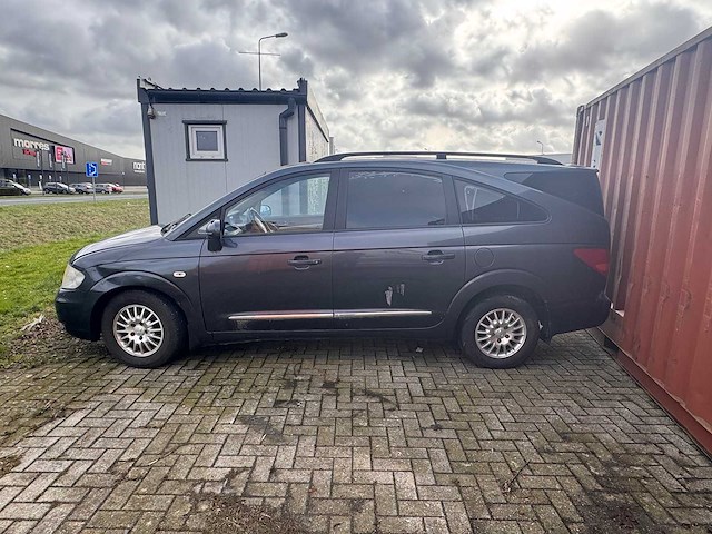 Ssangyong - rodius - personenauto - afbeelding 5 van  22