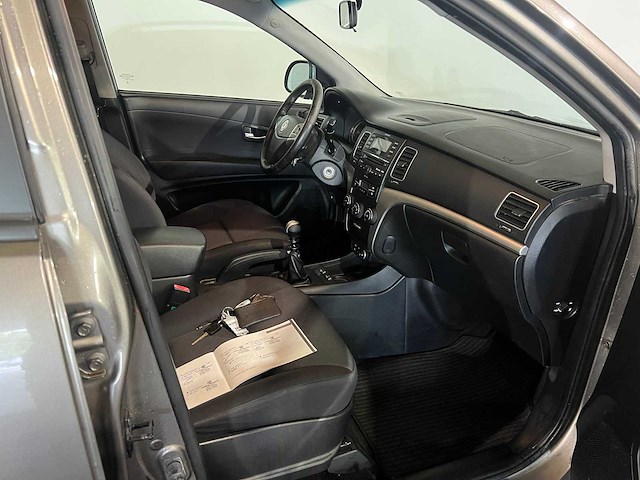 Ssangyong korando 2.0 xdi quartz 4wd, 5-zrb-33 - afbeelding 18 van  21
