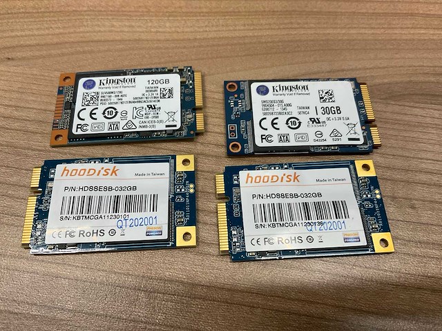 Ssd’s & netwerk adapter - afbeelding 2 van  3