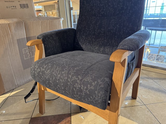 Sta-op stoel, blauw stof, elektrisch verstelbaar - afbeelding 3 van  4