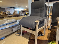 Sta-op stoel, grijs stof, elektrisch verstelbaar - afbeelding 1 van  3