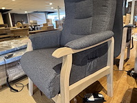 Sta-op stoel, grijs stof, elektrisch verstelbaar - afbeelding 3 van  3