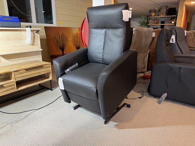 Sta-op stoel, zwart leder, elektrisch verstelbaar - afbeelding 1 van  4