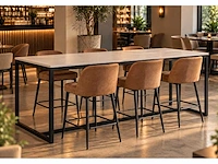 Sta-stamtafel met metalen onderstel