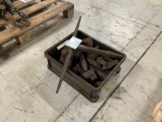 Staak / kanstaken / hardies - aambeeld accessoires - diverse onderdelen, gereedschappen en accessoires / vintage - afbeelding 1 van  4