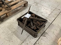 Staak / kanstaken / hardies - aambeeld accessoires - diverse onderdelen, gereedschappen en accessoires / vintage - afbeelding 1 van  4