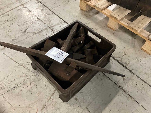 Staak / kanstaken / hardies - aambeeld accessoires - diverse onderdelen, gereedschappen en accessoires / vintage - afbeelding 2 van  4