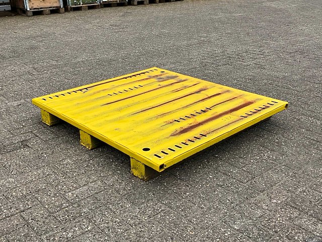 Staal pallets (58x) - afbeelding 1 van  3