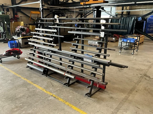 Staal stock - afbeelding 1 van  7