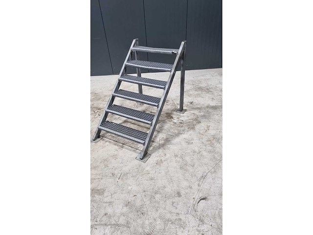 Staal trap - afbeelding 3 van  3