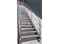 Staal trap - afbeelding 1 van  1