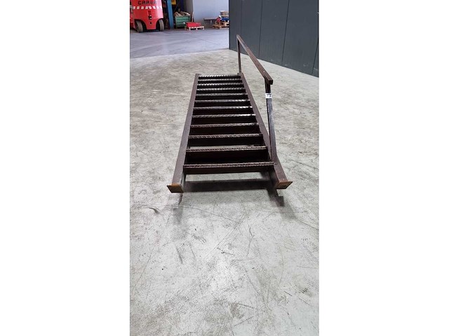 Staal trap - afbeelding 1 van  1