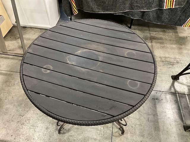 Staal tuintafel - afbeelding 2 van  3