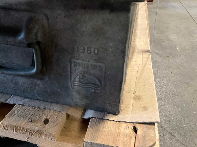 Staal vintage magazijnbak - afbeelding 4 van  5