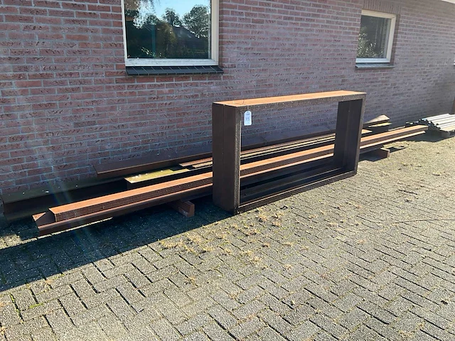 Staal voorraad - afbeelding 1 van  5