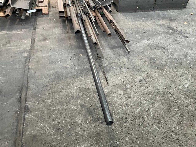 Staal - afbeelding 2 van  7