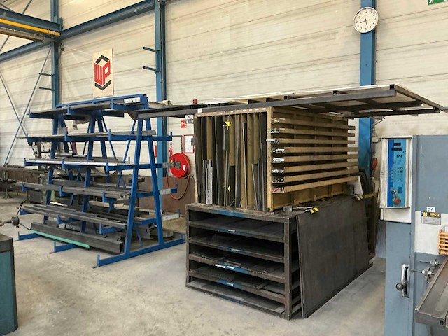 Staal - afbeelding 1 van  13
