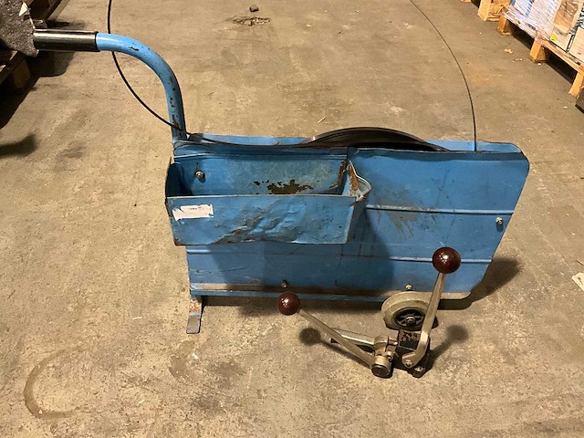 Staalbandset v.v. haspel, apparaat en staalband - afbeelding 1 van  3