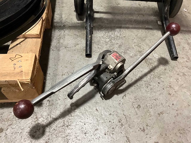 Staalbandset v.v. haspel, apparaat en staalband - afbeelding 2 van  4