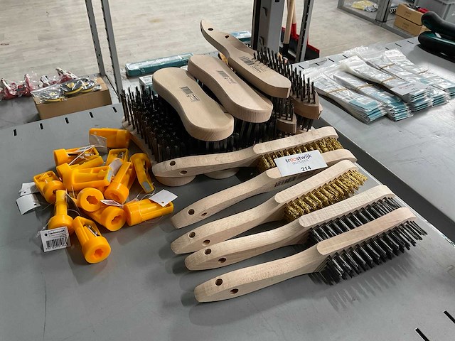 Staalborstel (16x) - afbeelding 1 van  1